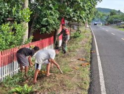 Manunggal Bersama Rakyat, Babinsa Koramil 16/Tonra Dim 1407/Bone Bersihkan Fasilitas Umum