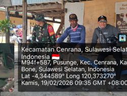 Babinsa Koramil 1407-03/Cenrana Kodim Bone Laksanakan Komsos Bersama Warga Desa Pusunge