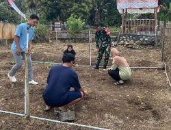 Sinergi Babinsa Koramil 1407-05/Ulaweng Dan Perangkat Desa Tadang Palie Dalam Optimalisasi Lahan Kantor Desa