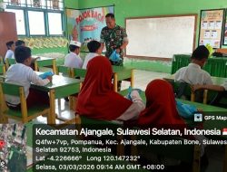 Babinsa Koramil 1407-01/Ajangale Kodim Bone Kawal Pembagian Makanan Bergizi Di SD Inpres 6/75 Pompanua