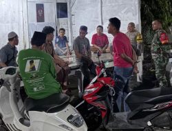 Hadirkan Rasa Aman, Babinsa Koramil 1407-07/Tanete Riattang Sapa Warga Mannurunge Di Malam Hari