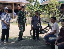 Antisipasi Gangguan Kamtibmas, Babinsa Koramil 1407-02/Dua Boccoe Kodim Bone Komsos Bareng Tokoh Masyarakat Prajamaju