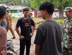 Jalin Keakraban Babinsa Koramil 14/Libureng Kodim 1407/Bone Laksanakan Komsos Di Desa Binaan