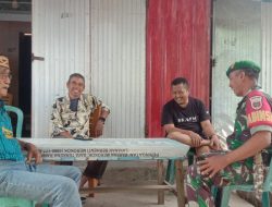 Babinsa Salomekko Kodim 1407/Bone Pastikan Kondisi Wilayah Kondusif Lewat Dialog Bareng Warga