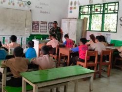 Tanamkan Jiwa Patriot Sejak Dini, Babinsa Cenrana Kodim 1407/Bone Bekali Siswa SDN 74 Panyiwi Materi Bela Negara