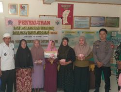 Kawal Hak Rakyat, Babinsa Koramil 1407-04/Tellusiatinge Kodim Bone Kawal Distribusi BLT Di Desa Patangnga