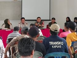 Hadir Berikan Solusi, Babinsa Koramil 1407-16/Tonra Kodim Bone Kawal Musyawarah Warga Di Balai Desa Biccoing