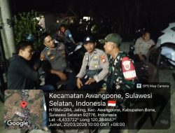 Babinsa Ramil 1407-06/Awangpone Bersama Polsek Laksanakan Pengamanan Malam Takbiran
