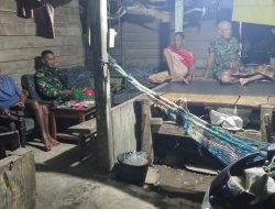 Hangatnya Kebersamaan : Babinsa Koramil 1407-21/Palakka Kodim Bone Ciptakan Kedekatan Lewat Komsos Malam