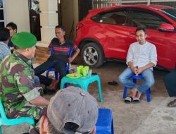 Momen Lebaran Di Desa Melle, Babinsa Koramil 1407-02/Dua Boccoe Hadir Pererat Silaturahmi Bersama Warga