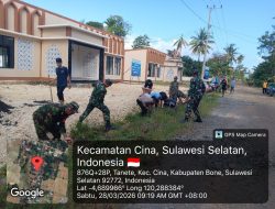 Upaya Babinsa Koramil 12/Cina Kodim 1407/Bone Jaga Kebersihan Fasilitas Umum Di Wilayah Binaan