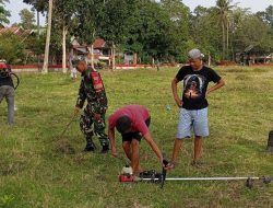 Peduli Fasilitas Publik, Aksi Bersih-Bersih Lapangan Babinsa Koramil 1407-14/Libureng Tuai Apresiasi