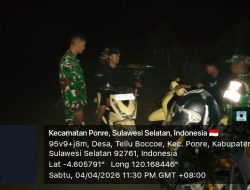 Babinsa Koramil 1407-10/Ponre Kodim Bone Laksanakan Patroli Malam Di Desa Tellu Boccoe