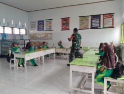 Program Binwanwil Babinsa Koramil 16/Tonra Kodim 1407/Bone Sambangi SDN 250 Desa Ujunge