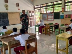 Tanamkan Jiwa Patriot, Babinsa Koramil 1407-11/Barebbo Berikan Pembinaan Karakter Di SDN 212 Cinkang