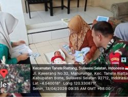 Sukseskan Program Kesehatan, Babinsa Koramil 1407-07/Tanete Riattang Kawal Layanan Posyandu Cempaka 3 Mannurunge