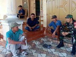 Selalu Ada Untuk Rakyat, Aksi Komsos Babinsa Koramil 13/Sibulue Kodim 1407/Bone Di Akhir Pekan