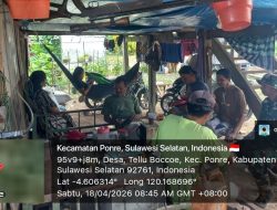 Pererat Kemanunggalan TNI-Rakyat, Babinsa Koramil 10/Ponre Gelar Komsos Di Desa Tellu Boccoe