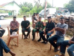 Tanpa Jarak, Babinsa Koramil 1407-07/Tanete Riattang Kodim Bone Duduk Bareng Warga Watang Palakka Bahas Kamtibmas