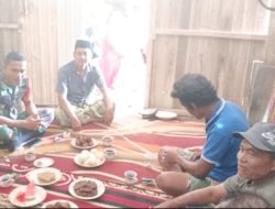 Bukan Sekadar Tugas, Babinsa Koramil 1407-14/Libureng Kodim Bone Jadikan Komsos Ajang Pererat Silaturahmi
