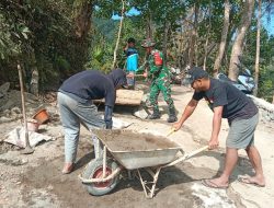 Babinsa Koramil Bontocani Kodim 1407/Bone Dorong Semangat Gotong Royong Lewat Pembangunan Talud