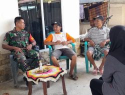 Pererat Silaturahmi Dan Kebersamaan, Babinsa Ramil Lapri Kodim 1407/Bone Komsos Bersama Warga Desa Tenri Pakkua