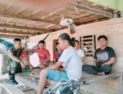 Bukan Sekadar Komsos, Babinsa Koramil 01 Ajangale Kodim 1407/Bone Rajut Kebersamaan Bersama Warga Amessangeng