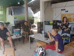 Babinsa Koramil 1407-11 Barebbo Kodim Bone Hadir Di Tengah Warga, Bangun Komunikasi Dan Kebersamaan